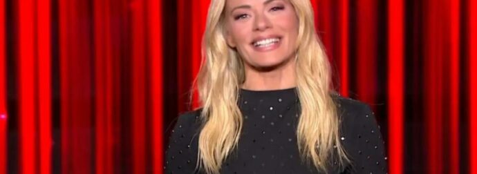 Πρεμιέρα για το Moments: Τα πρώτα λόγια της Ζέτας Μακρυπούλια