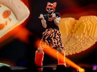 Eurovision 2026: Η Ευρώπη αποθέωσε τον Akyla που έβαλε «φωτιά» στη σκηνή του Α’ ημιτελικού με το «Ferto»
