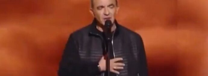 Νίκος Αλιάγας: Καθήλωσε το κοινό και τους κριτές στο «The Voice» της Γαλλίας με το τραγούδι «Μέτοικο» (Βίντεο)