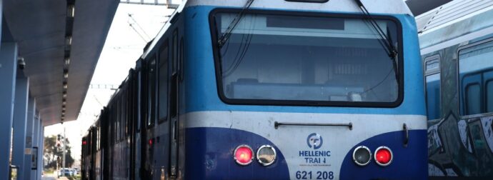 Αδιανόητο σκηνικό στη Λάρισα: Ανήλικοι έβρισαν αισχρά επιβάτες από το μεγάφωνο του προαστιακού