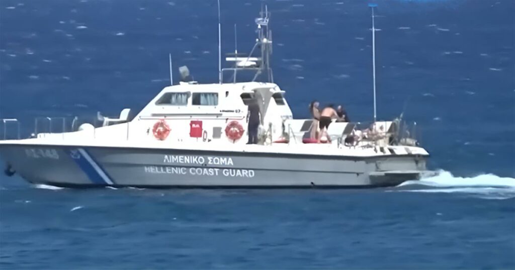 Τουριστικό σκάφος εμβόλισε αλιευτικό και το κατέστρεψε ολοσχερώς έξω από τη Μαρίνα Ζέας