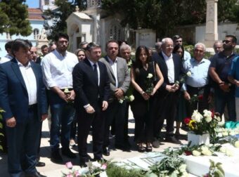 30 χρόνια μετά τον θάνατό του: Πώς είναι σήμερα ο τάφος του Ανδρέα Παπανδρέου στο Α’ Νεκροταφείο