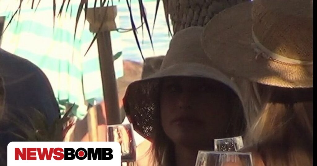Aryna Sabalenka: Ινκόγκνιτο στη Μύκονο η καλύτερη τενίστρια στον κόσμο – Χαλαρές στιγμές στo Nammos