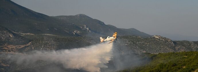 Φωτιά στη Φθιώτιδα: «Οι φλόγες είναι 100 μέτρα από τα σπίτια», λέει ο δήμαρχος στο Newsbomb