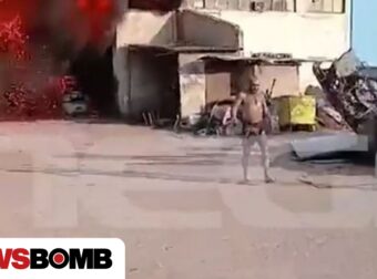 Ασπρόπυργος: Συγκλονιστικό βίντεο με εργαζόμενο να βγαίνει καμένος μέσα από το φλεγόμενο κτήριο