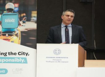 Από τους διανομείς έως τα σχολεία: Το σχέδιο της Wolt για πιο ασφαλείς δρόμους