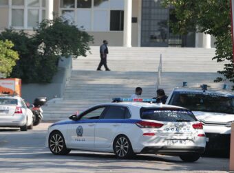«Κάπνιζα και από λάθος μου ξέσπασε φωτιά», είπε ο άνδρας που συνελήφθη για τη φωτιά στο Σισμανόγλειο