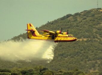 Σαν σήμερα 25 Ιουλίου: Η πτώση του Canadair στην Κάρυστο και οι δύο πιλότοι που χάθηκαν σε αεροπυρόσβεση