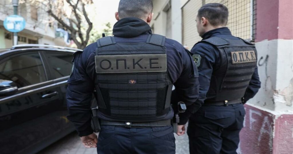 ΤΡΑΓΙΚΑ ΝΕΑ ΓΙΑ ΤΟΥΣ 2 ΑΣΤΥΝΟΜΙΚΟΥΣ ΠΟΥ ΠΥΡΟΒΟΛΗΣΑΝ ΤΟΝ ΡΩΣΟ ΠΟΥ ΤΟΥΣ ΕΜΒΟΛΙΣΕ ΣΤΟ ΑΡΓΟΣ – ΚΑΤΑΣΤΡΕΦΟΝΤΑΙ 2 ΟΙΚΟΓΕΝΕΙΕΣ