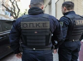 ΤΡΑΓΙΚΑ ΝΕΑ ΓΙΑ ΤΟΥΣ 2 ΑΣΤΥΝΟΜΙΚΟΥΣ ΠΟΥ ΠΥΡΟΒΟΛΗΣΑΝ ΤΟΝ ΡΩΣΟ ΠΟΥ ΤΟΥΣ ΕΜΒΟΛΙΣΕ ΣΤΟ ΑΡΓΟΣ – ΚΑΤΑΣΤΡΕΦΟΝΤΑΙ 2 ΟΙΚΟΓΕΝΕΙΕΣ