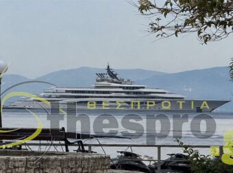 Δύο πλωτά «παλάτια» στα Σύβοτα εντυπωσιάζουν – Στη Θεσπρωτία ο Αντιπρόεδρος των ΗΑΕ και ιδιοκτήτης της Μάντσεστερ Σίτι