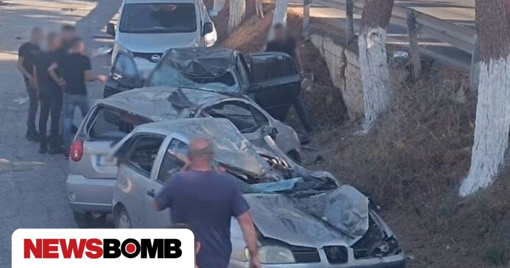Τρελή πορεία αυτοκινήτου στο Ηράκλειο, διέλυσε σταθμευμένα ΙΧ και αναποδογύρισε στη μέση του δρόμου