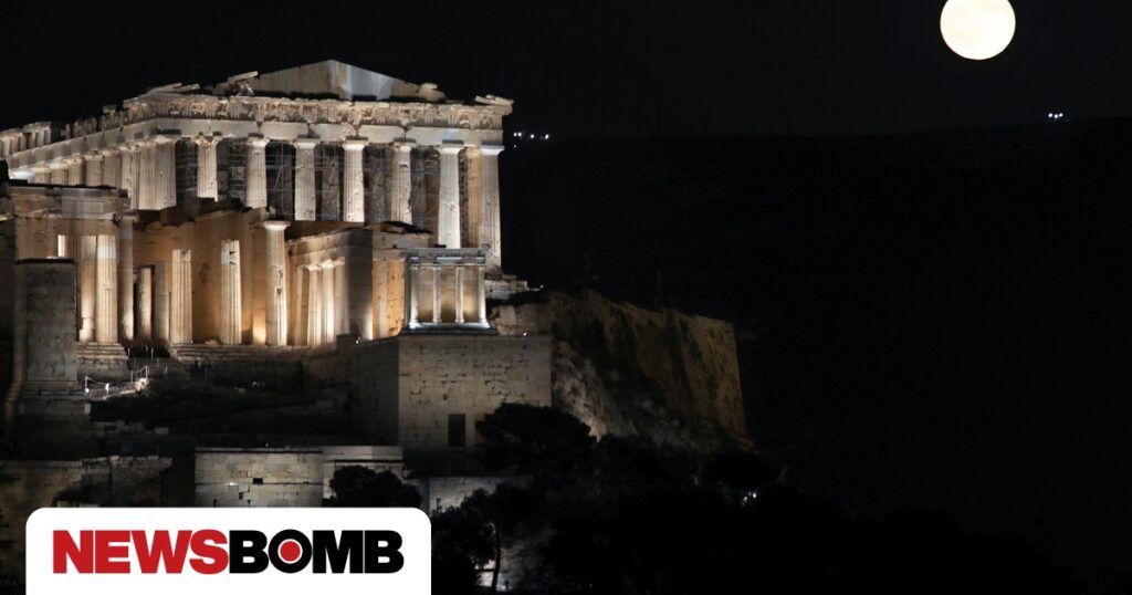 Η Αθήνα λουσμένη στο φως του φεγγαριού – Εντυπωσιακές εικόνες από την Αυγουστιάτικη Πανσέληνο