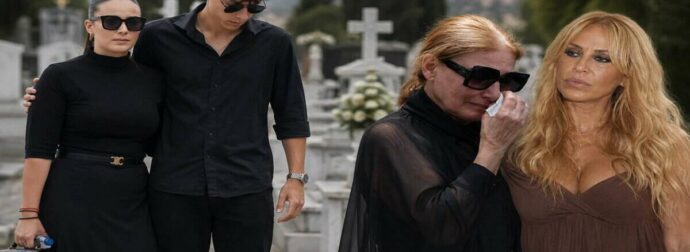 Συγκίνηση στο τρίμηνο μνημόσυνο της Γωγώς Μαστροκώστα: Η επιθυμία της κόρης της λίγο πριν από τη μεγάλη αναχώρηση
