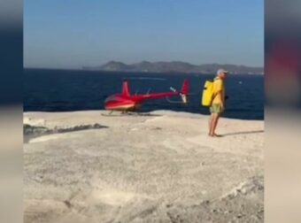 Μετέτρεψαν το Σαρακήνικο της Μήλου σε ελικοδρόμιο – «Πάρκαραν» το ελικόπτερο τους για να κάνουν μπάνιο