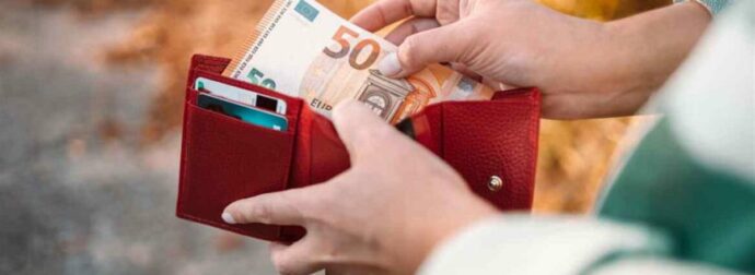 Μισθοί 2027: Η παγίδα που «τρώει» τις αυξήσεις – Τα 50 ευρώ που γίνονται μόλις 36