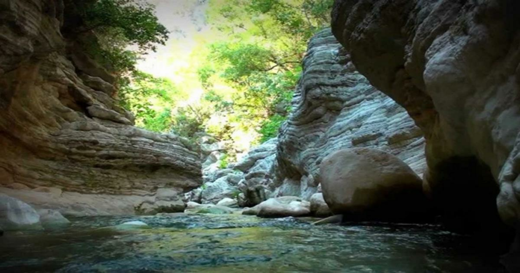 Παραλίγο τραγωδία στη Νέδα: Δεκάχρονος έπεσε στο φαράγγι και τραυματίστηκε ελαφρά – Στο σημείο είχε σκοτωθεί 4χρονο αγόρι