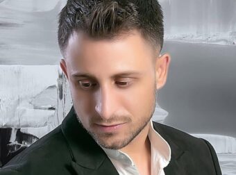 ΕΚΤΑΚΤΟ: Ώρες αγωνίας για τον τραγουδιστή Παναγιώτη Πετεινό – Νοσηλεύεται σε κρίσιμη κατάσταση