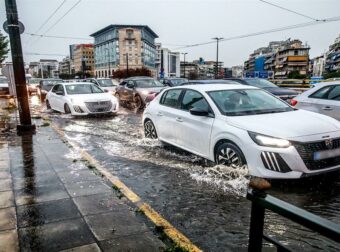 Νέο έκτακτο δελτίο ΕΜΥ: Πού θα χτυπήσουν καταιγίδες και χαλάζι τις επόμενες ώρες – Οδηγίες της Πολιτικής Προστασίας