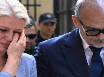 Πήραν προθεσμία για να απολογηθούν τη Δευτέρα οι δύο γιατροί του Μαζωνάκη: Επιστρέφουν πίσω στο κελί – Με πρησμένα μάτια από το κλάμα η Γάκα