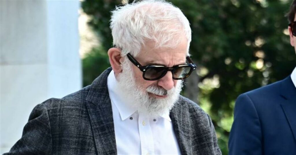 Πέτρος Φιλιππίδης: Επιστρέφει στο θέατρο και ξαναγίνεται σταρ της τηλεόρασης – Ποιο είναι το πρόσωπο-βόμβα που τον στηρίζει;